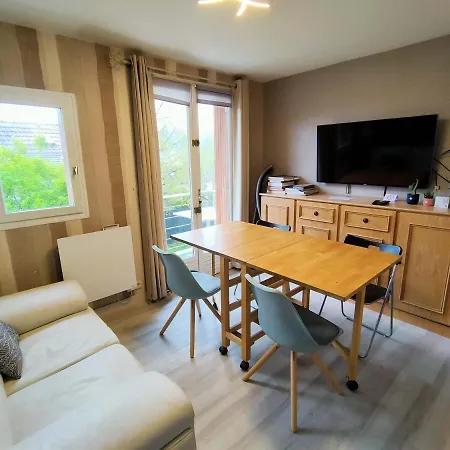 Maison Avec Sous Sol Independant Et Parking A 2km De Versailles *